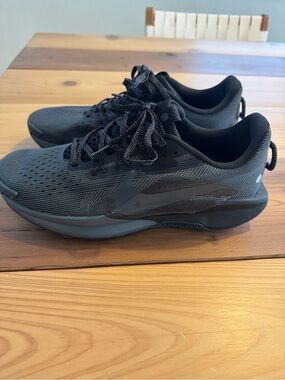 Nike Men’s Athletic Shoes - Dark Gray/Black